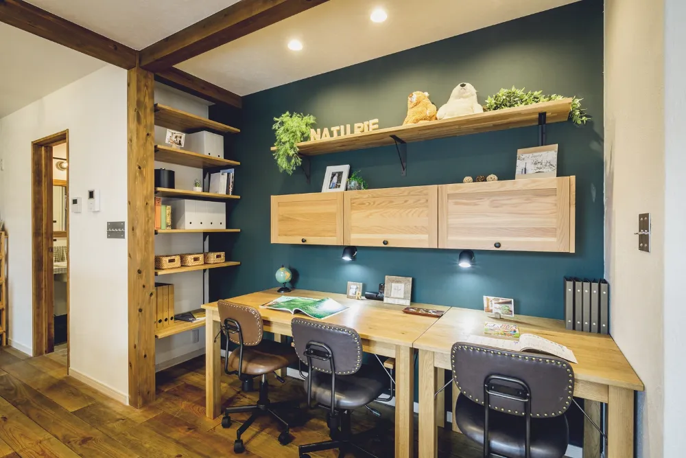 素材感が映える、ナチュラル×インダストリアルな住まい