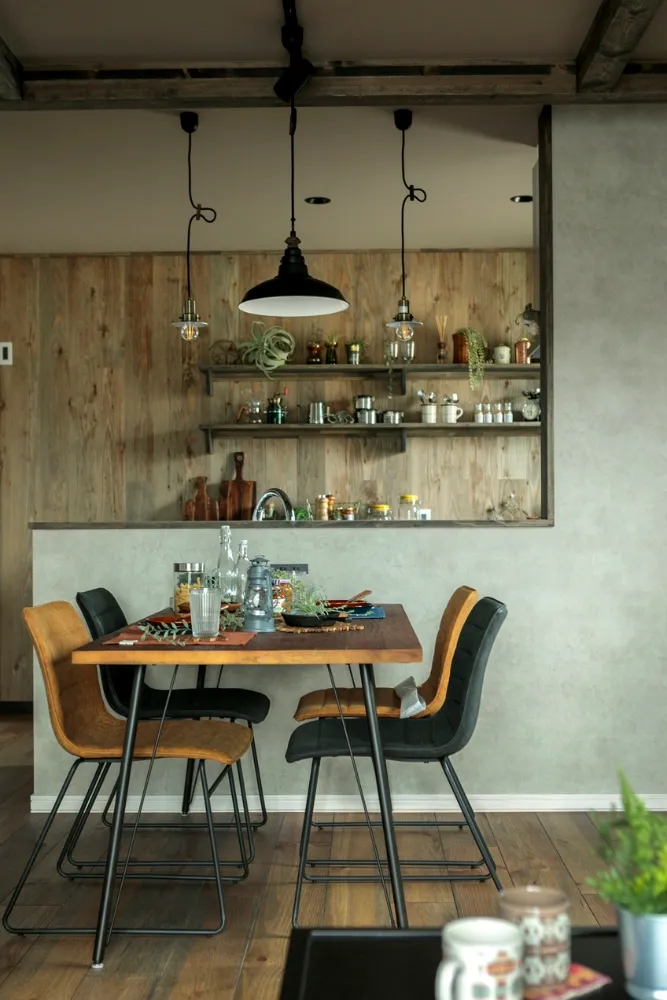 無垢の木のぬくもりが映える、味わい深い家