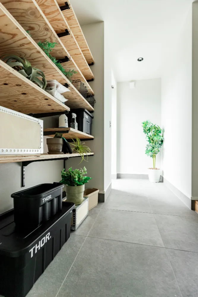 魅せるアウトドアギアと隠す生活感をしっかり分けて