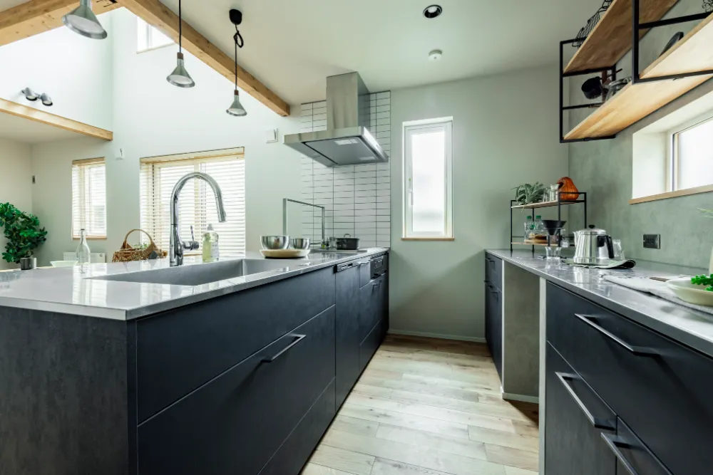 魅せるアウトドアギアと隠す生活感をしっかり分けて