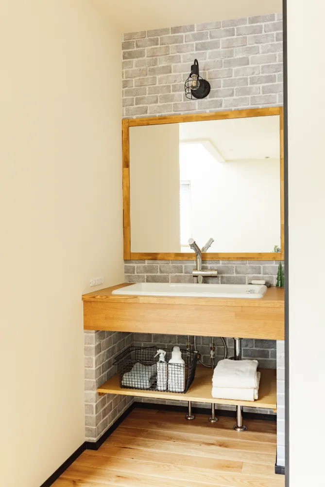 テントも干せる広い土間と便利なシンク