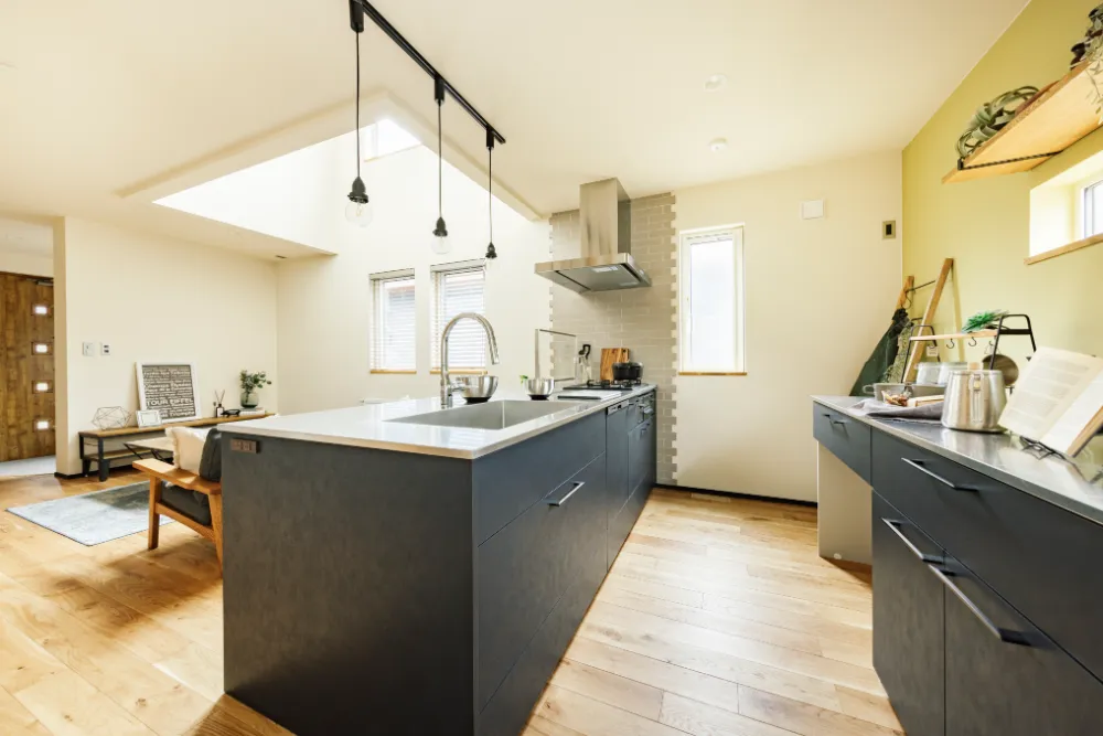 テントも干せる広い土間と便利なシンク