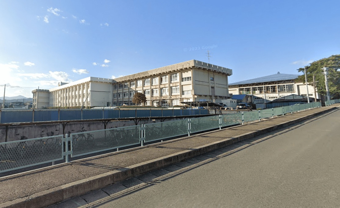 北陵中学校まで　徒歩24分